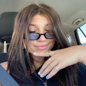 Meet your Posher, Grey